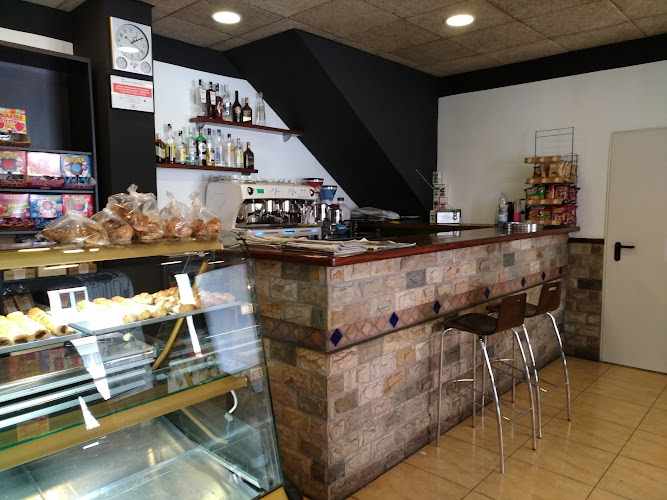 Fotografia tomada fuera de Panadería cafetería David - cafeterías en Mollet del Vallès, Barcelona