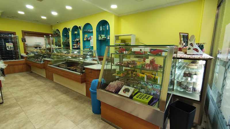 Fotografia tomada fuera de Pastelería Izarra | Santurtzi - Pastelería en Santurtzi, Vizcaya