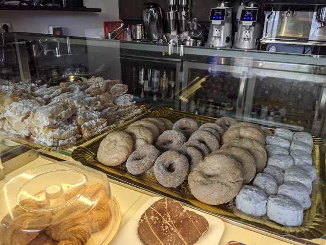 Fotografia tomada fuera de Pastelería Virolo - Panadería en Baeza, Jaén