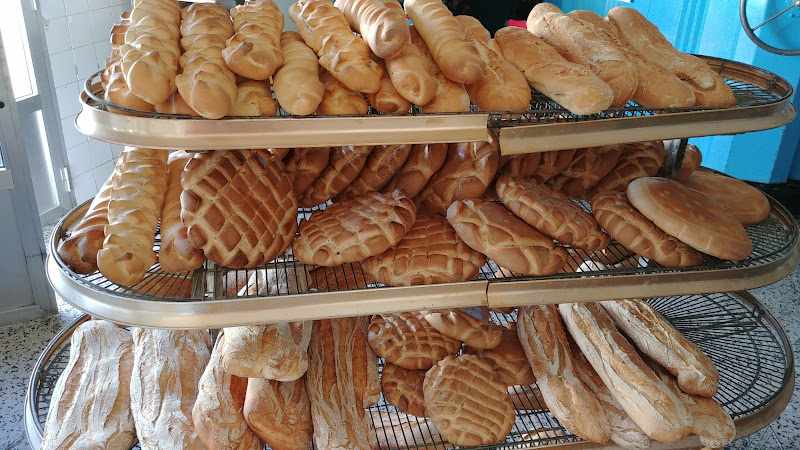 Fotografia tomada fuera de Panadería Alejos Cepedello - Panadería en Villalpando, Zamora