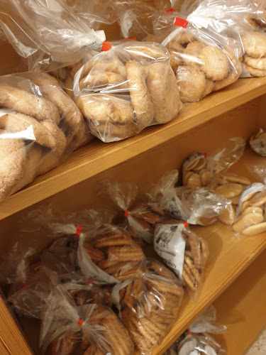Fotografia tomada fuera de Panadería Repostería Cesareo SL - Panadería en Fuentelapeña, Zamora
