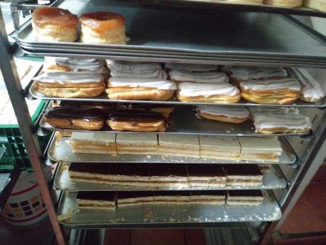 Fotografia tomada fuera de Pastelería Panadería Gioba - Pastelería en La Laguna, Santa Cruz de Tenerife