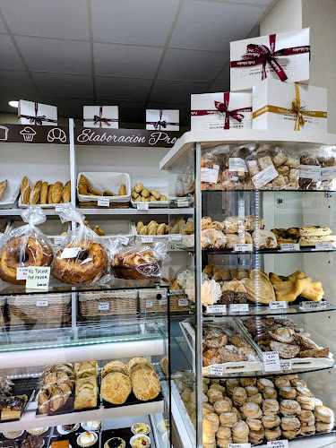 Fotografia tomada fuera de Panadería Pastelería Guanche e hijos - Panadería en La Laguna, Santa Cruz de Tenerife