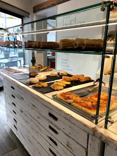 Fotografia tomada fuera de Forn de pa la Flor - Forn de pa en Deltebre, Tarragona