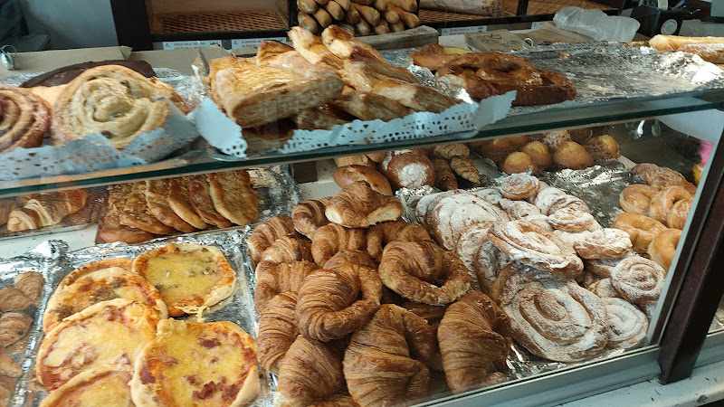 Fotografia tomada fuera de Forn i Pastisseria Casas - Panadería en Cubelles, Barcelona