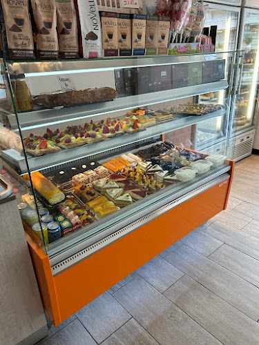 Fotografia tomada fuera de Forn i Pastisseria Casas S.A. - Panadería en Cubelles, Barcelona