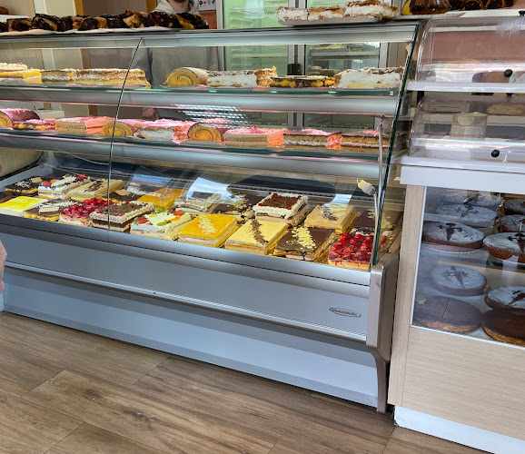 Fotografia tomada fuera de Panaderia Pazos - Panadería en Pazos, A Coruña