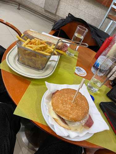 Fotografia tomada fuera de Cafetería O Cruce - cafeterías en Ponteceso, A Coruña