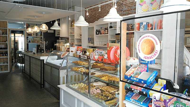 Fotografia tomada fuera de Pizzería Panadería Rozas - restaurantes en A Feira do Monte, Lugo