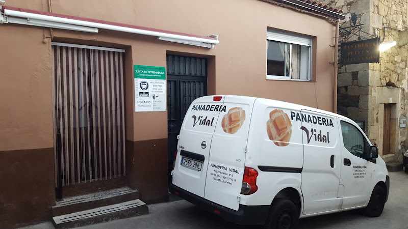 Fotografia tomada fuera de panaderia vidal - Panadería en Cilleros, Cáceres