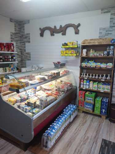 Fotografia tomada fuera de La Tiendina - Tienda de alimentación en Villaquilambre, León