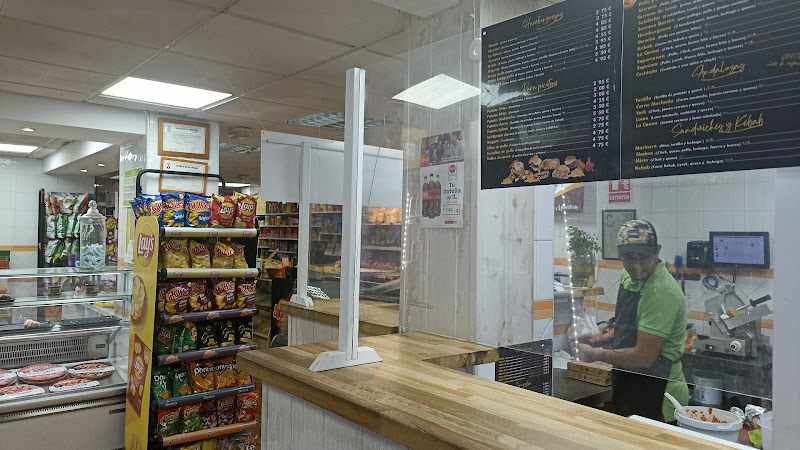 Fotografia tomada fuera de La Canoa - Comercio en Dos Hermanas, Sevilla