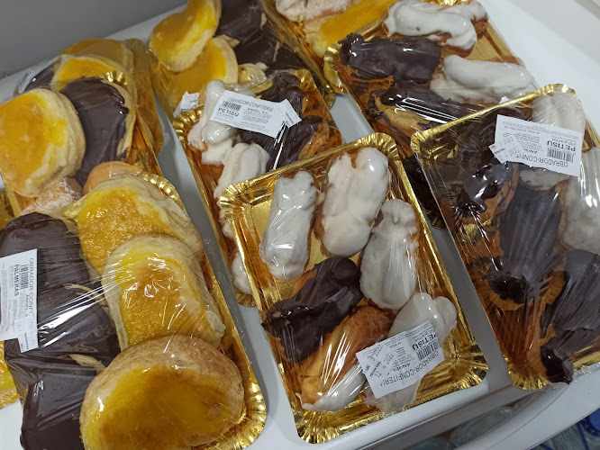 Fotografia tomada fuera de Las Hermanas - Tienda de alimentación en Dos Hermanas, Sevilla
