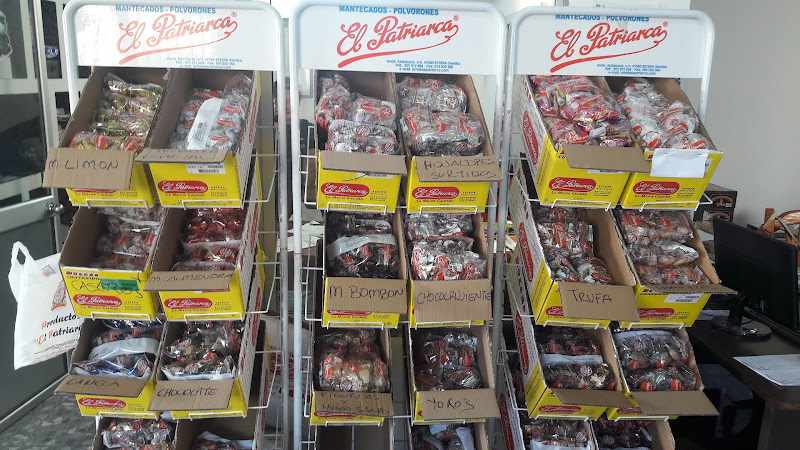 Fotografia tomada fuera de Tienda Mantecados El Patriarca - Tienda de productos de chocolate en Dos Hermanas, Sevilla