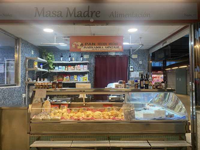 Fotografia tomada fuera de Jamones e ibéricos Masa Madre - Tienda de jamones en Dos Hermanas, Sevilla
