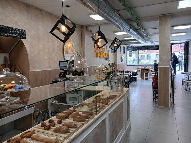Fotografia tomada fuera de Cal Mirall - Panadería en Canet de Mar, Barcelona