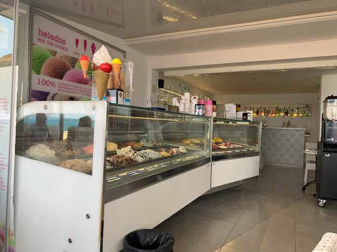 Fotografia tomada fuera de heladería & café dolce vita - Heladería en Cala Ratjada, Baleares