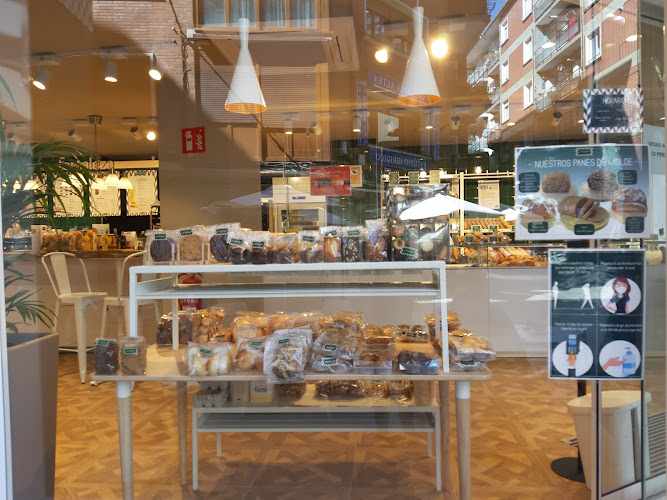 Fotografia tomada fuera de La Vitoriana - Panadería en Murgia, Álava