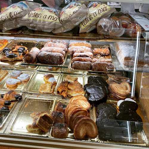 Fotografia tomada fuera de Horno Montserrat Pastelería - Pastisseria en Girona, Girona