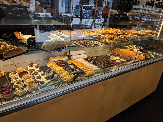 Fotografia tomada fuera de casamoner Migdia - Panadería en Girona, Girona