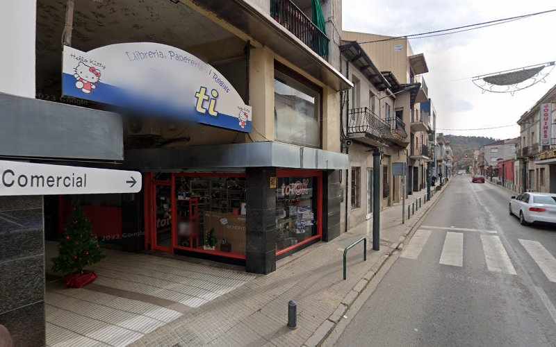 Fotografia tomada fuera de QUIM PA - Panadería en Anglès, Girona