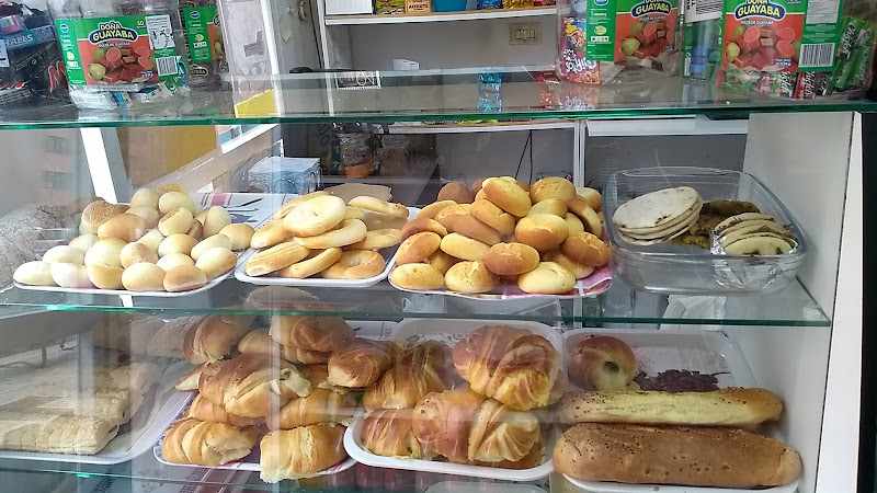 Fotografia tomada fuera de Panadería El Paisa - Panadería en Burgos, Burgos