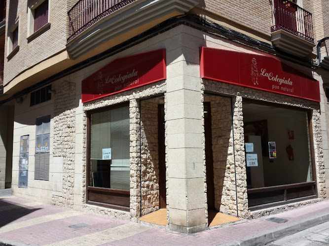 Fotografia tomada fuera de La Colegiala - Panadería en Alcantarilla, Murcia