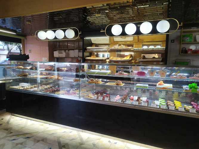 Fotografia tomada fuera de Confitería Heladería Albany - Pastelería en León, León