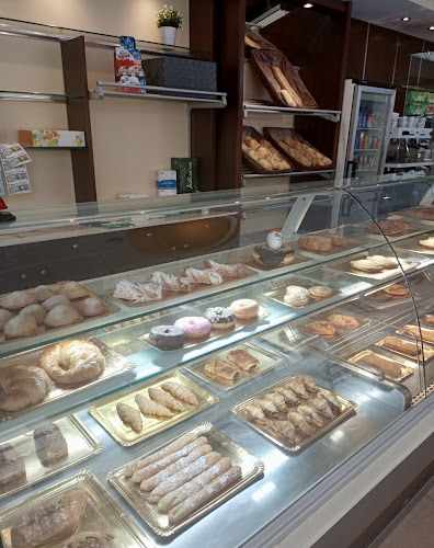 Fotografia tomada fuera de Forn Cervera de Mireia - cafeterías en La Pobla de Vallbona, Valencia