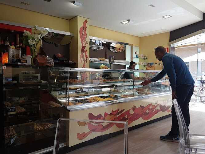 Fotografia tomada fuera de Forn Tou - Panadería en La Pobla de Vallbona, Valencia