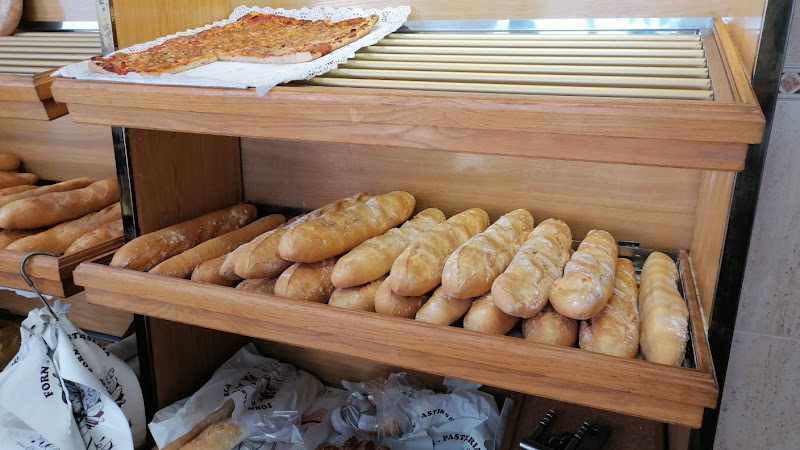Fotografia tomada fuera de Forn-pastisseria Inés - Forn de pa en La Pobla de Vallbona, Valencia