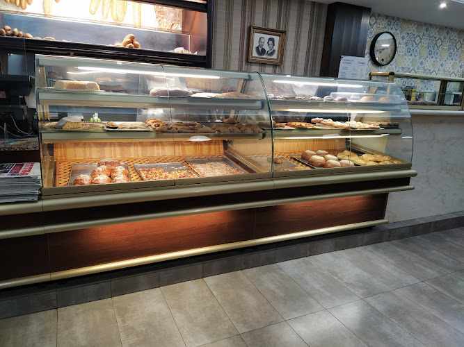 Fotografia tomada fuera de Emilio Crespo S.l. - Pastelería en La Pobla de Vallbona, Valencia