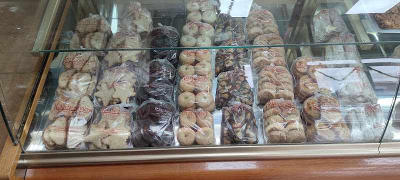 Fotografia tomada fuera de Forn Montesinos - Pastelería en La Pobla de Vallbona, Valencia