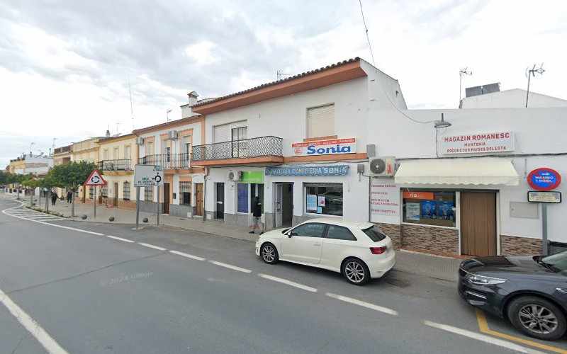 Fotografia tomada fuera de Panaderia Pasteleria Sonia - Panadería en S. Bartolomé de la Torre, Huelva