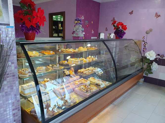 Fotografia tomada fuera de Panadería Pastelería San José San Bartolomé - Pastelería en Huelva, Huelva