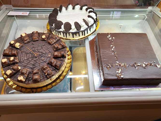 Fotografia tomada fuera de La Casita de las Chuches - Tienda de golosinas en Cuenca, Cuenca
