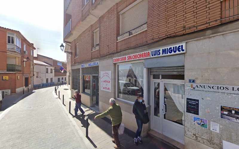 Fotografia tomada fuera de Confitería Garralón - Panadería en Yunquera de Henares, Guadalajara