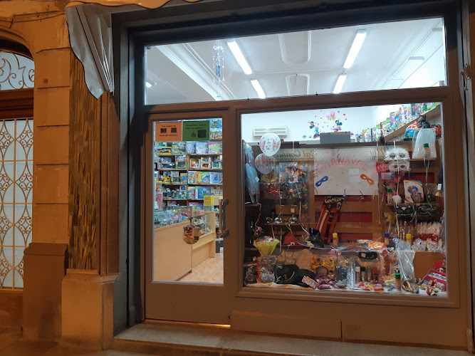Fotografia tomada fuera de El Mon De Les Xuxes - Tienda de golosinas en Guissona, Lérida