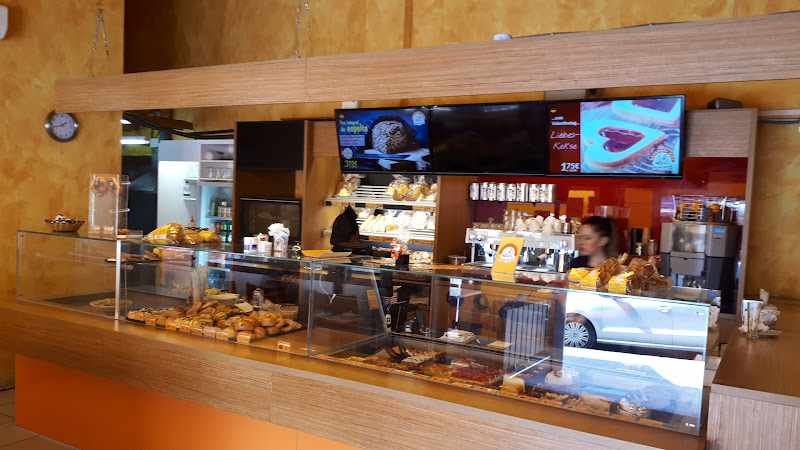 Fotografia tomada fuera de Panadería - Cafetería Alemana - Bäckerei ZIPF El Tablero - Panadería en El Tablero, Las Palmas