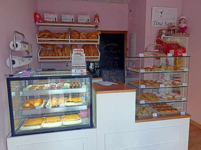 Fotografia tomada fuera de Pastelería Tina Sanz - Pastelería en Venta de Baños, Palencia