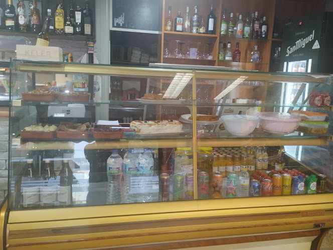 Fotografia tomada fuera de Bar cafetería sureño - bares en Venta de Baños, Palencia
