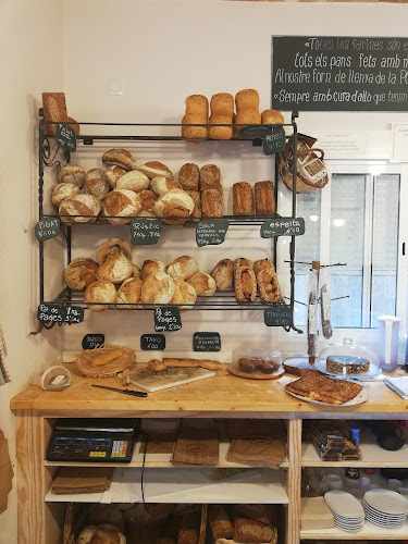 Fotografia tomada fuera de Forn la Fogaina Preses - Forn de pa en Les Preses, Girona