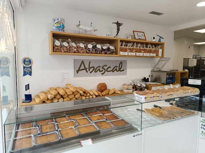 Fotografia tomada fuera de Abascal sobaos y quesadas - Panadería en Suances, Cantabria