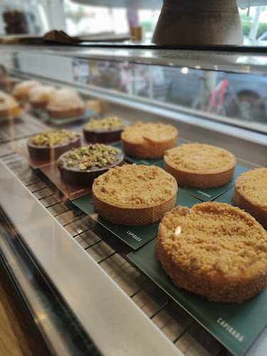 Fotografia tomada fuera de Capibara - Pastry shop en Premià de Mar, Barcelona