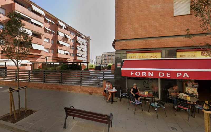 Fotografia tomada fuera de J Feliu - Panadería en Pineda de Mar, Barcelona