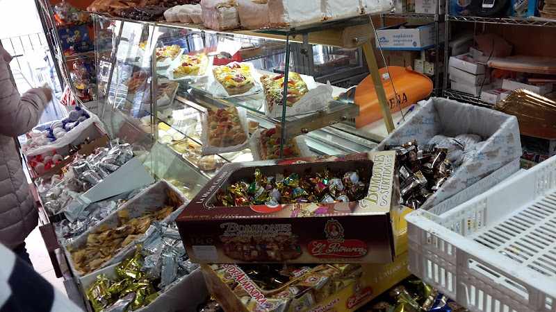 Fotografia tomada fuera de Panadería Peña - cafeterías en Tarragona, Tarragona