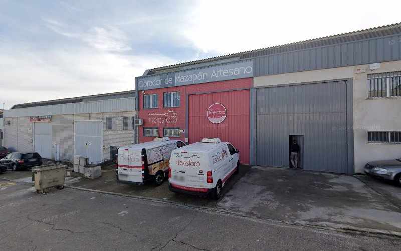 Fotografia tomada fuera de Obrador De Mazapán Artesano San Telesforo - Comercio en Olías del Rey, Toledo