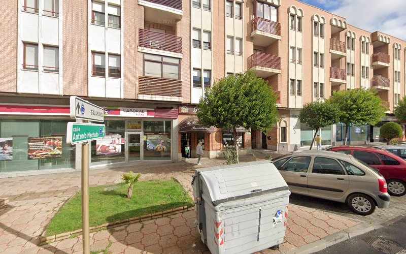 Fotografia tomada fuera de La Casa del Pan - Panadería en Santa Marta de Tormes, Salamanca
