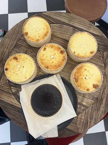 Fotografia tomada fuera de COMINO PASTELERIA. - Tienda de tartas en Salamanca, Salamanca