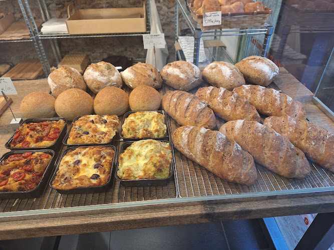 Fotografia tomada fuera de Pa Negre, Forn de Pa - Panadería en Molins de Rei, Barcelona